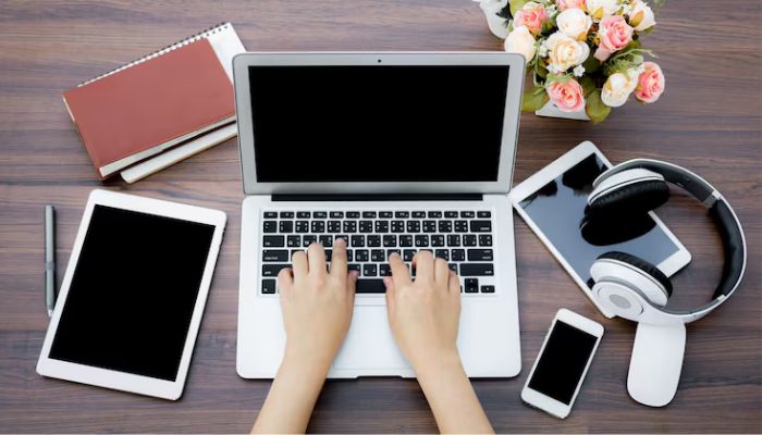 Best Tech Gadgets for Daily Use at Work